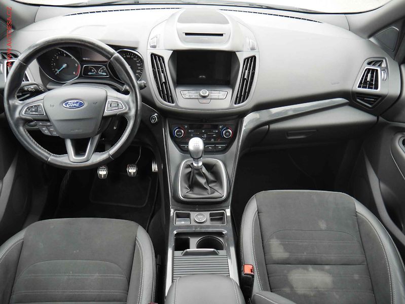 Ford Kuga (2017) 2.0 TDCi 4x4, ČR, ST-Line - fotka 8 z 23