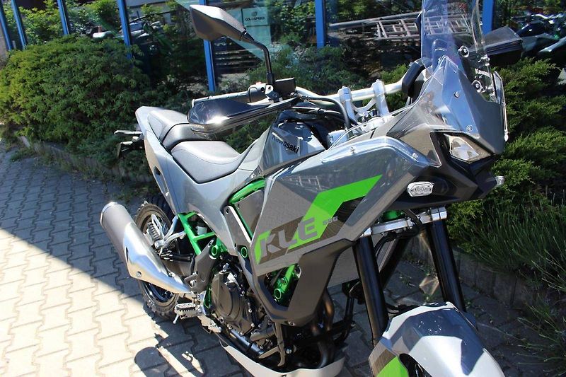 Kawasaki KLE 500 (2026) SE 2026 SKLADEM - fotka 3 z 9