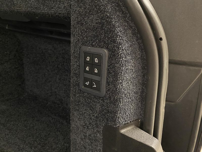 Land Rover Range Rover 4.4 SDV8 REZERVACE - fotka 32 z 56