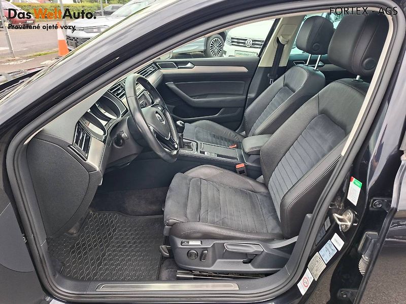 Volkswagen Passat (2015) Variant Highline, 2.0 TDI,110k - fotka 10 z 28