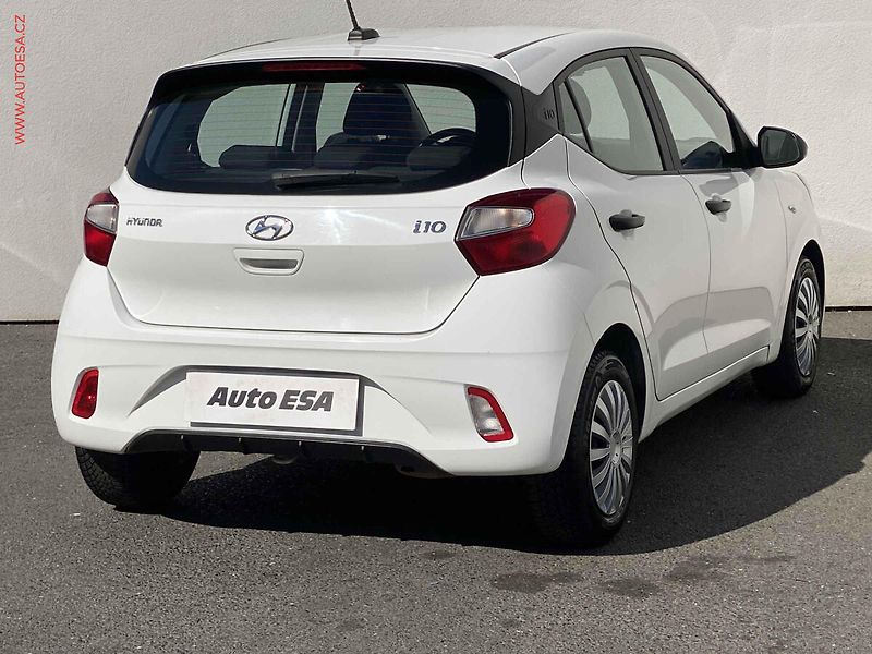 Hyundai i10 (2022) 1.0 i, ČR, Comfort, park. - fotka 4 z 16