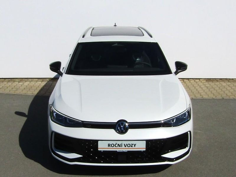 Volkswagen Passat R-Line People 2,0 TDI 110 kW - fotka 7 z 30