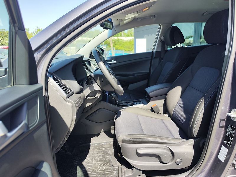 Hyundai Tucson 2.0 CRDi/100kW Style DCT 4x4 - fotka 15 z 36