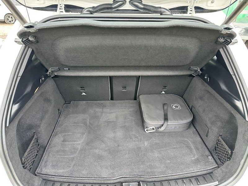 Mercedes-Benz EQA (2023) 250 69,7 kWh - fotka 13 z 29