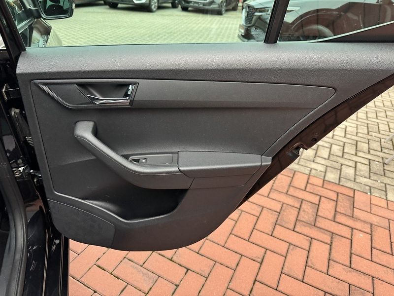 Škoda Fabia (2017) 1.2TSi Style Navi Digi Klima - fotka 20 z 49