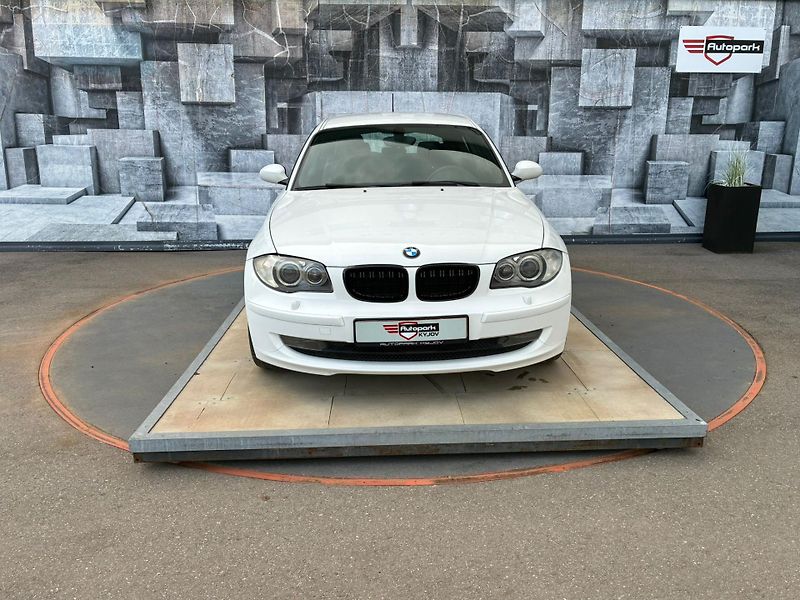 BMW Řada 1 (2008) 118D, 105KW - fotka 2 z 20