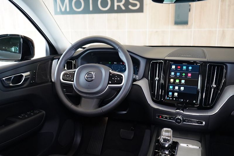Volvo XC60 B5 AWD Plus Dark, Ventilace - fotka 45 z 46
