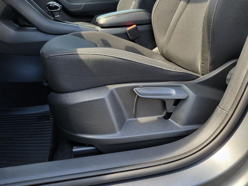 Škoda Karoq 2.0 TDi 85kW DSG AMBITION *ČR - fotka 25 z 43
