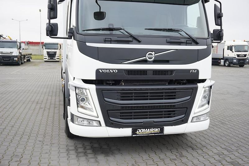Volvo FM (2016) 460 / E 6 / IZOTERMA + WINDA / - fotka 30 z 45