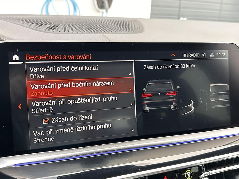 BMW X5 xDrive30d M-Sport - fotka 17 z 27