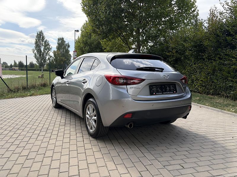 Mazda 3 2.0 Center-Line - fotka 9 z 36