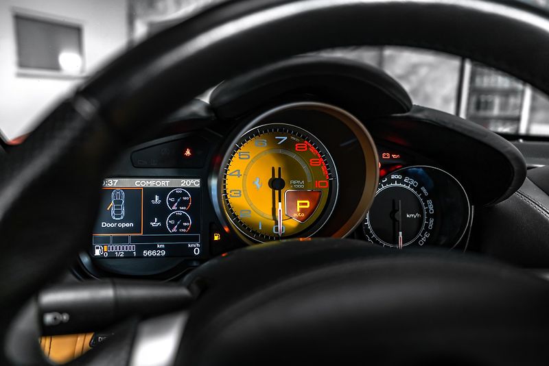 Ferrari California ROSSO CORSA/KAMERA/ - fotka 22 z 22