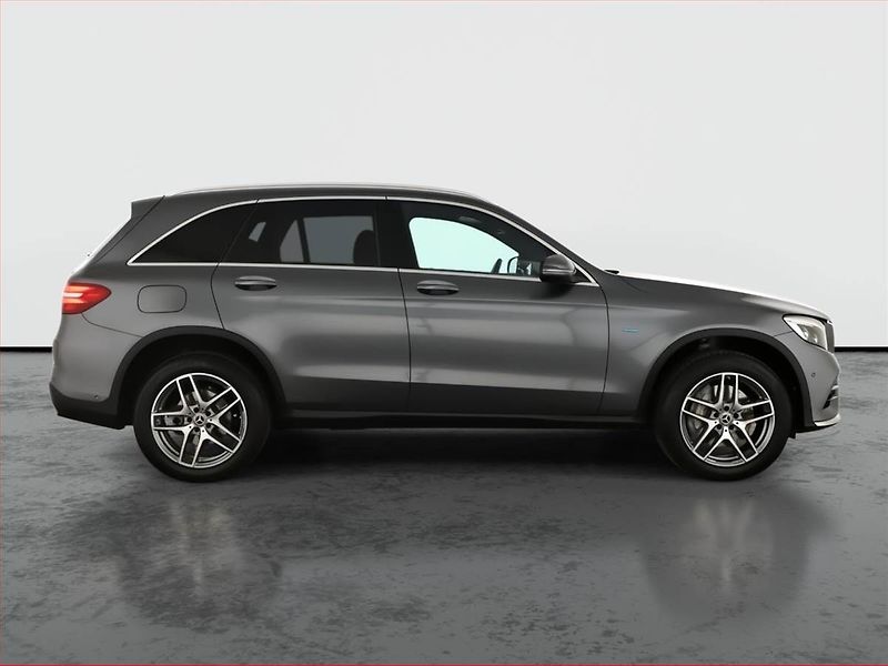 Mercedes-Benz GLC (2017) 350 e 4MATIC - fotka 6 z 20