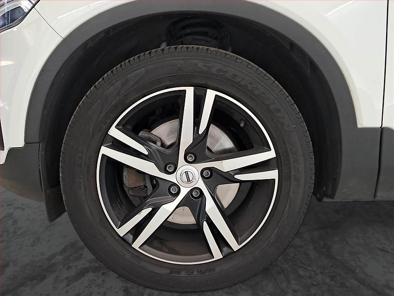 Volvo XC40 (2019) D3 AWD, 4X4, Automat, Kůže - fotka 15 z 23
