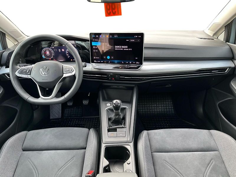 Volkswagen Golf Life 1.5 TSI 110kw M6 - fotka 10 z 22
