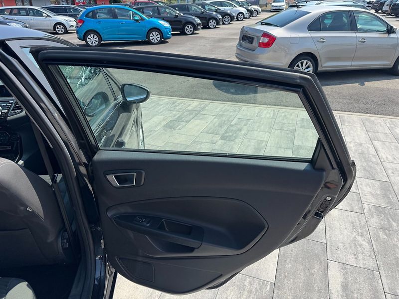 Ford Fiesta (2014) Titanium 1.0 EcoBoost 92kW - fotka 15 z 31