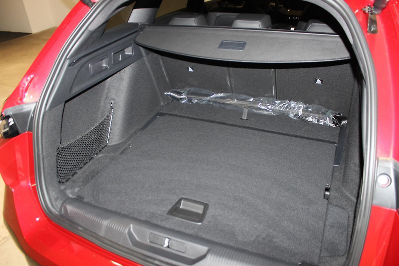 Peugeot 308 (2026) SW GT Hybrid 145 e-DCS6 - fotka 7 z 23