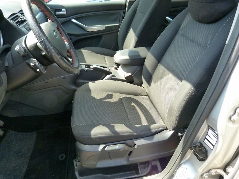 Ford C-MAX 1.6 TDCI - fotka 10 z 23