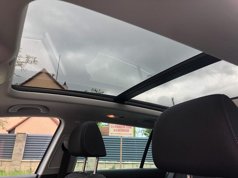 Volkswagen Golf (2011) 2,0TDi STYLE nez. rezervace - fotka 49 z 68