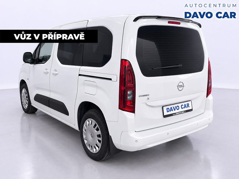 Opel Combo 1,2 Turbo 81kW Edition Plus CZ - fotka 2 z 12