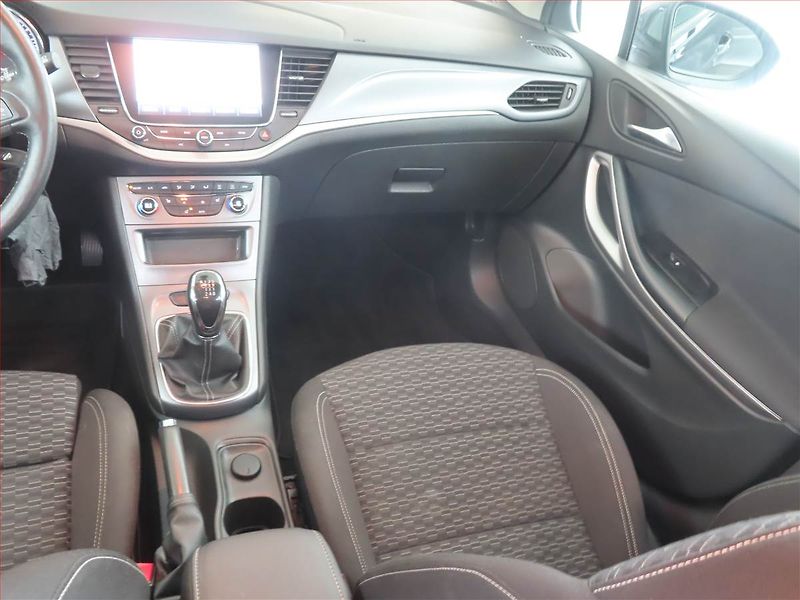 Opel Astra (2019) 1.6 CDTI, Navi, Tempomat - fotka 8 z 18