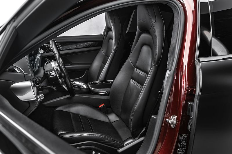 Porsche Panamera Turo S E-Hybrid Sport Chrono P - fotka 14 z 23