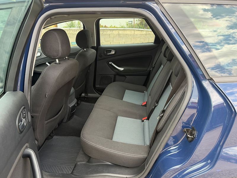Ford Mondeo 2.0TDCI 103kw*NOVÉ BRZDY*NOVÁ - fotka 16 z 26