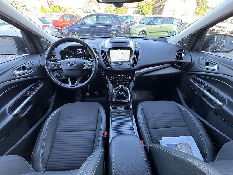Ford Kuga (2017) 2.0TDCi AWD Xenony Kamera - fotka 6 z 49