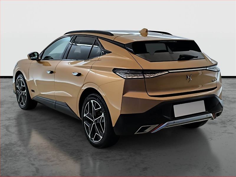 DS Automobiles DS4 (2022) Cross 1.6 PureTech - fotka 4 z 19