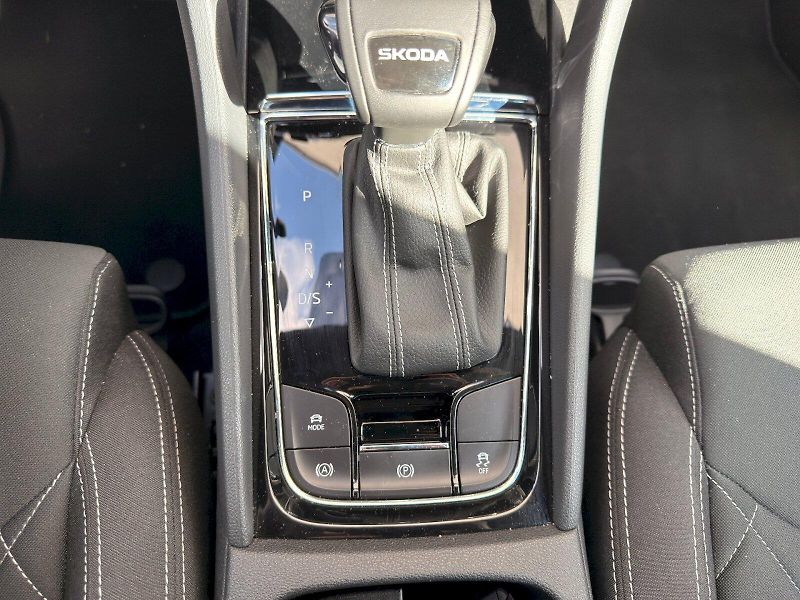 Škoda Karoq (2024) SPORTLINE TSI 1.5/110KW 7AP - fotka 36 z 38
