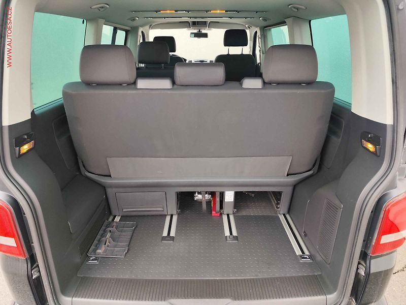 Volkswagen Multivan (2012) 2.0TDi, AC, TZ, park.asist - fotka 7 z 22