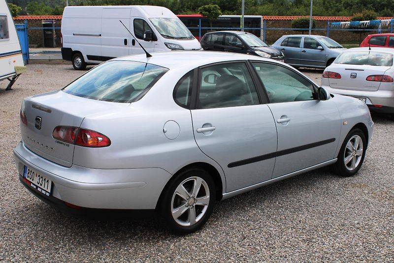 Seat Cordoba (2009) 1,2i KLIMA KOUPENO ČR - fotka 7 z 16