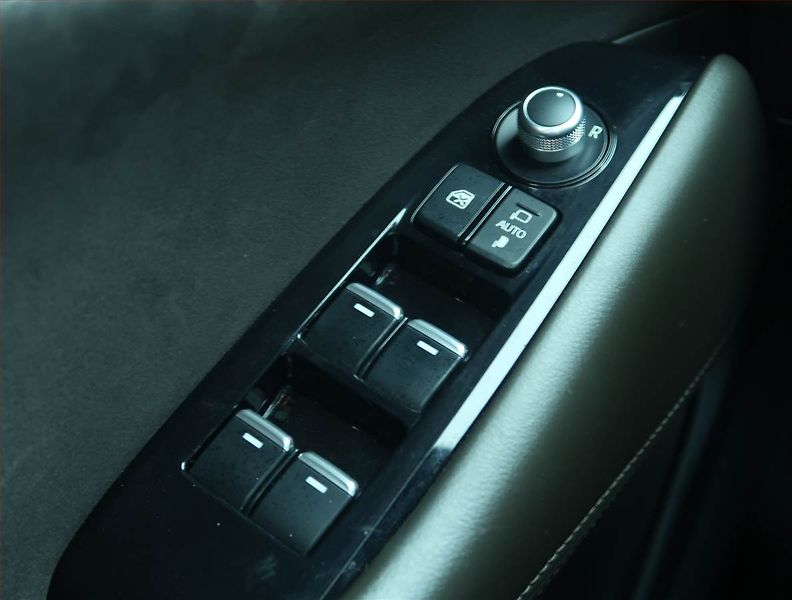Mazda 6 (2019) Takumi Plus 2.5 Skyactiv-G - fotka 16 z 19