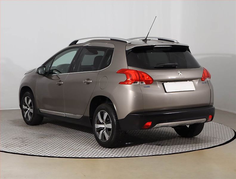 Peugeot 2008 (2016) 1.6 BlueHDi, Serv.kniha - fotka 4 z 21