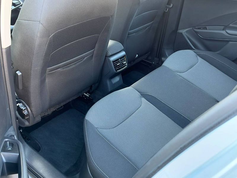 Škoda Fabia Selection 1,0 TSI 70 kW 5° MP - fotka 10 z 30