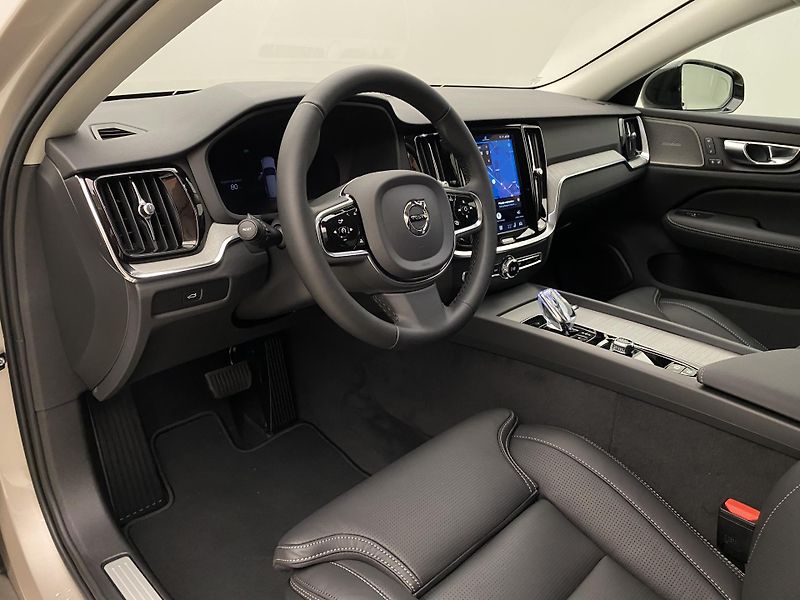 Volvo V60 (2026) B4 AUT DARK PLUS - fotka 23 z 66