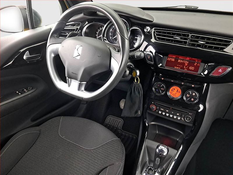 Citroën DS3 (2013) 1.2 VTi, Automat, Tempomat - fotka 7 z 16