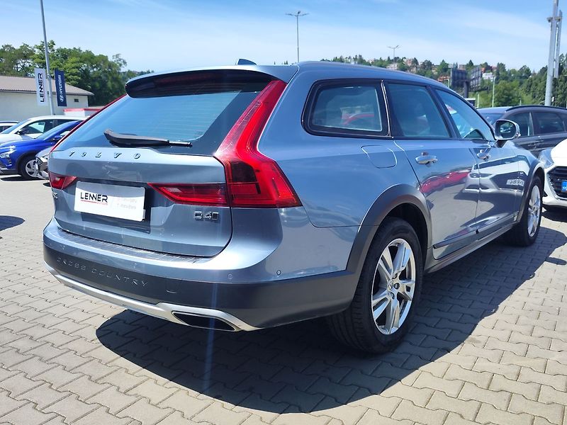 Volvo V90 D4 2.0/140kW Cross Country Mom - fotka 5 z 33
