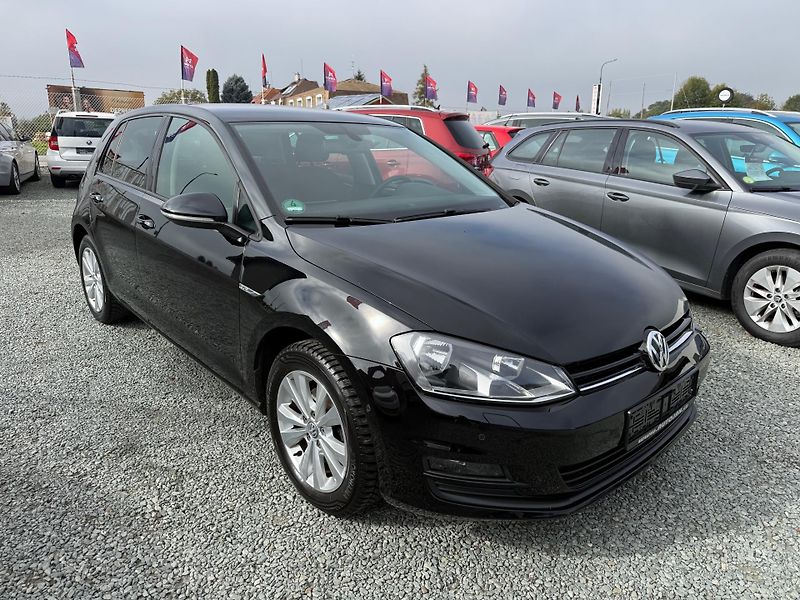 Volkswagen Golf 1.2 TSI 81KW CUP - fotka 1 z 13