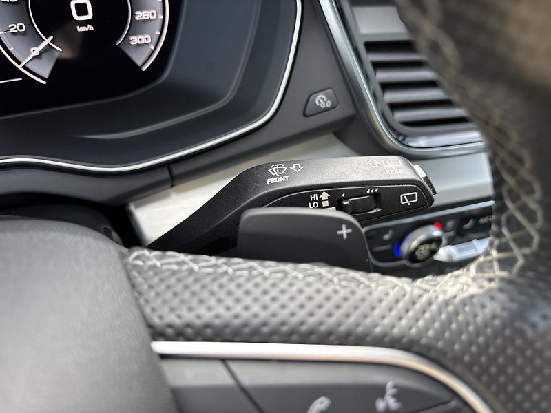Audi Q5 (2021) 50TFSIe SLine PANO NOV BATERIE - fotka 22 z 38