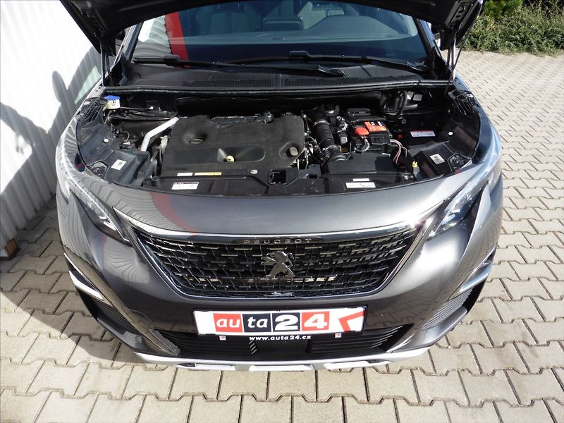 Peugeot 5008 2.0 HDi Allure 7.míst - fotka 17 z 17