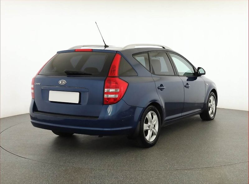 Kia Ceed (2009) 1.4 CVVT, nová STK, Klima - fotka 5 z 15