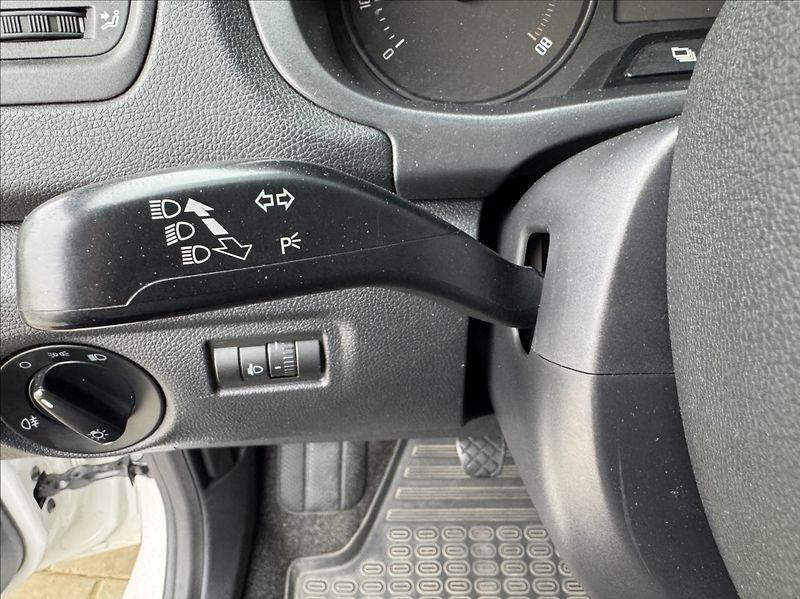 Škoda Fabia 1,4 i 16V 63kW DPH 1.maj ČR - fotka 30 z 47