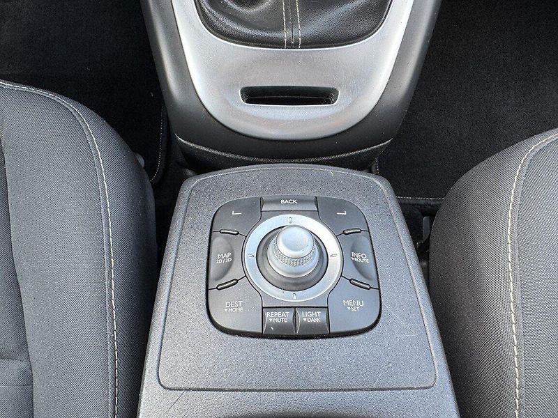 Renault Scénic (2014) 1.5dCi  Navi Digi Klima Bose - fotka 9 z 50