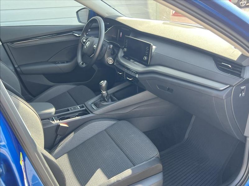 Škoda Octavia 2,0 TDi Ambition LED záruka - fotka 20 z 28