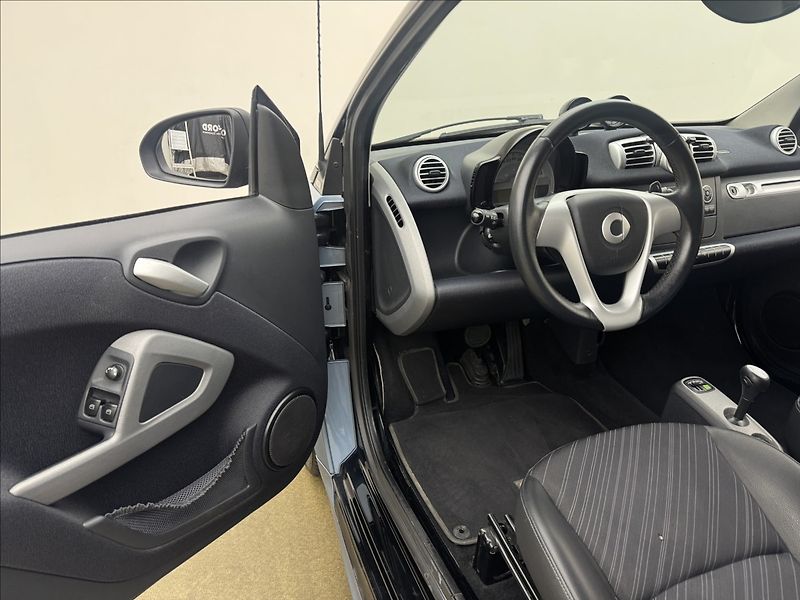 Smart Fortwo 1,0 AUTOMAT DPH NOVÁ STK ČR - fotka 21 z 28