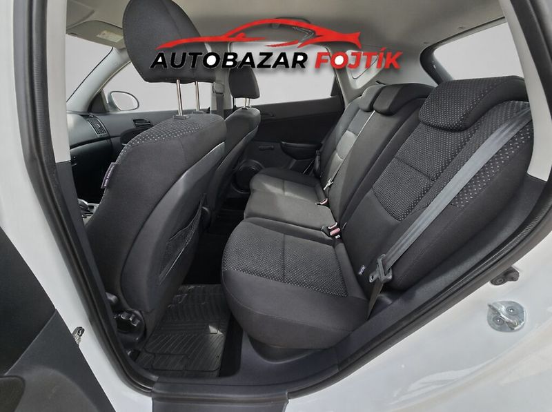 Hyundai i30 (2010) 1.4 CVVT 80KW klima - fotka 14 z 20