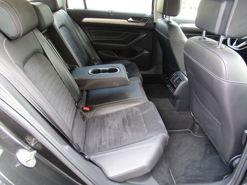 Volkswagen Passat Variant (2020) 2.0 TDI 110kW DSG  ACC - fotka 28 z 45