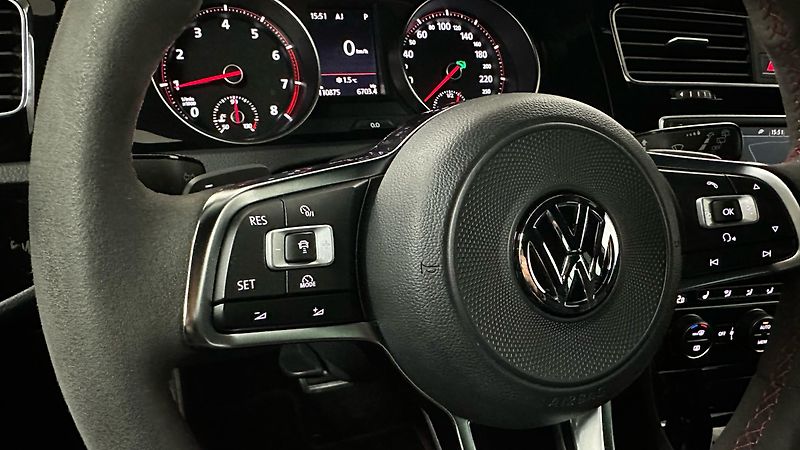 Volkswagen Golf RECARO / REMUS / TOP STAV - fotka 37 z 43