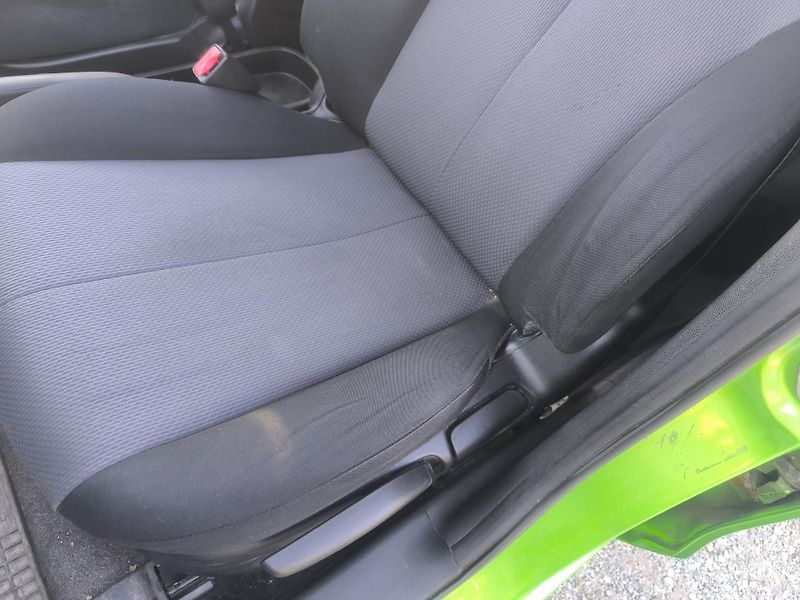 Mazda 2 KRÁSNÁ,SERVISKA,CENA,1.MAJITEL - fotka 18 z 21